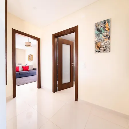 Deluxe Apartment *